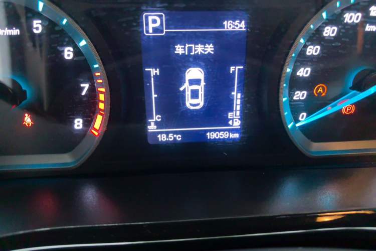 Used CHANGAN OSHAN X5 2023 Enjoy Edition 1.5T DCT Luxury Model Odometer Close Up