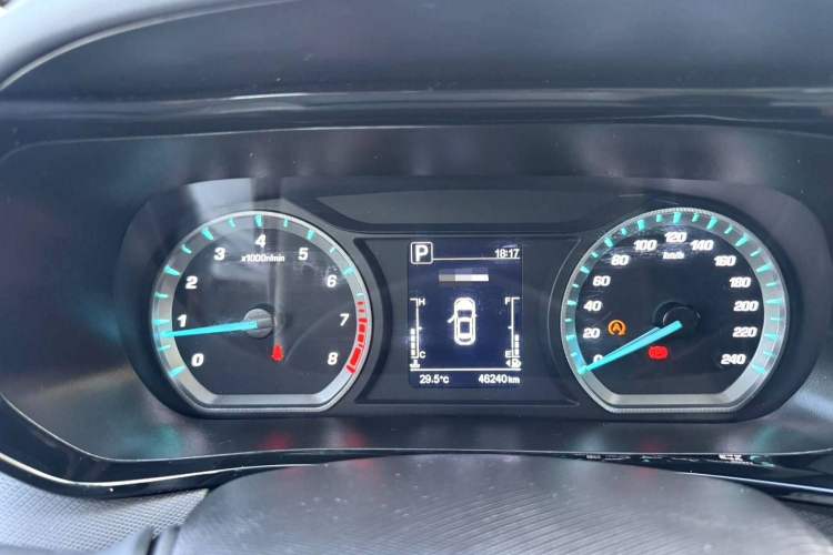 Used CHANGAN OSHAN X5 2023 Enjoy Edition 1.5T DCT Luxury Model Odometer Close Up