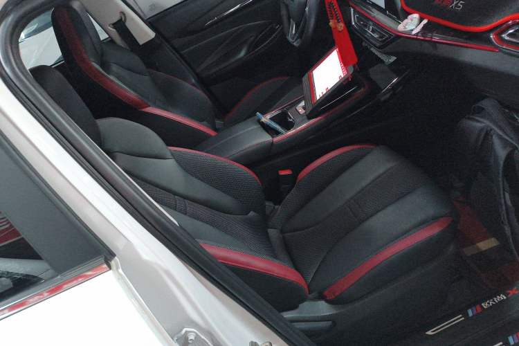 Used CHANGAN OSHAN X5 2023 Enjoy Edition 1.5T DCT Deluxe Model Right Front Seat