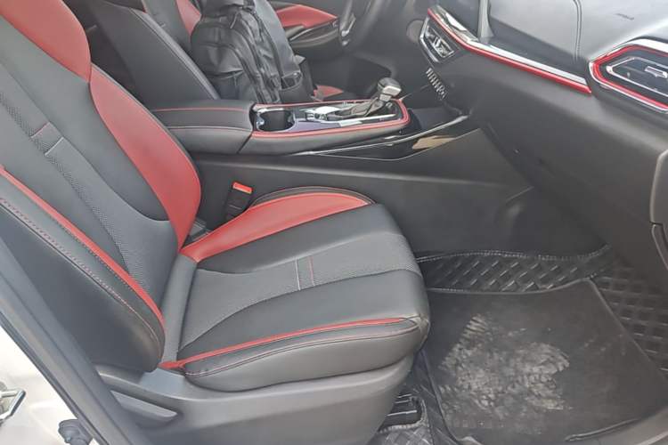 Used CHANGAN OSHAN X5 2023 Enjoy Edition 1.5T DCT Luxury Model Right Front Seat