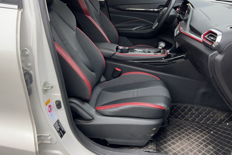 Used CHANGAN OSHAN X5 2023 Enjoy Edition 1.5T DCT Deluxe Model Right Front Seat