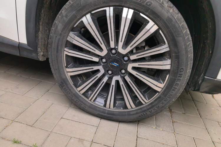 Used CHANGAN OSHAN X5 2023 Enjoy Edition 1.5T DCT Luxury Model Right Front Wheel Hub