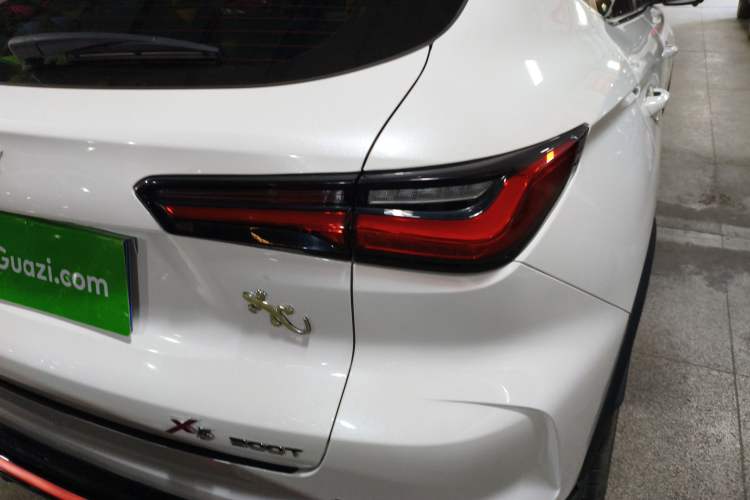 Used CHANGAN OSHAN X5 2023 Enjoy Edition 1.5T DCT Deluxe Model Right Rear Taillight