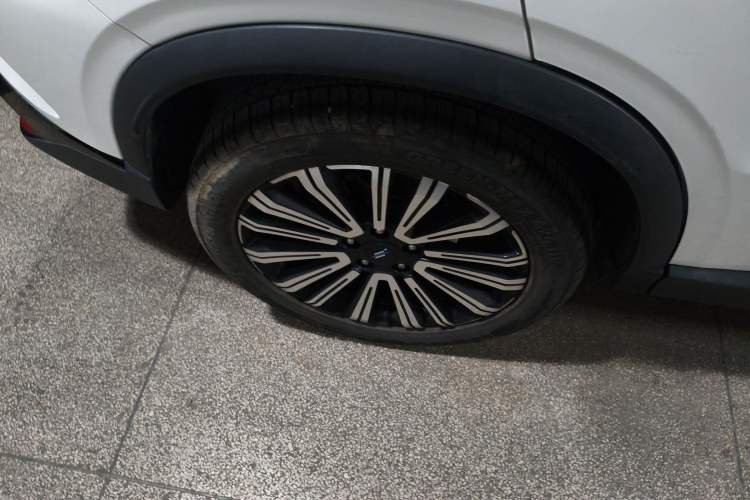 Used CHANGAN OSHAN X5 2023 Enjoy Edition 1.5T DCT Deluxe Model Right Rear Wheel Hub