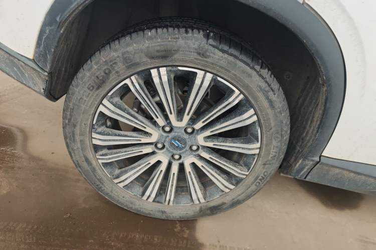 Used CHANGAN OSHAN X5 2023 Enjoy Edition 1.5T DCT Luxury Model Right Rear Wheel Hub