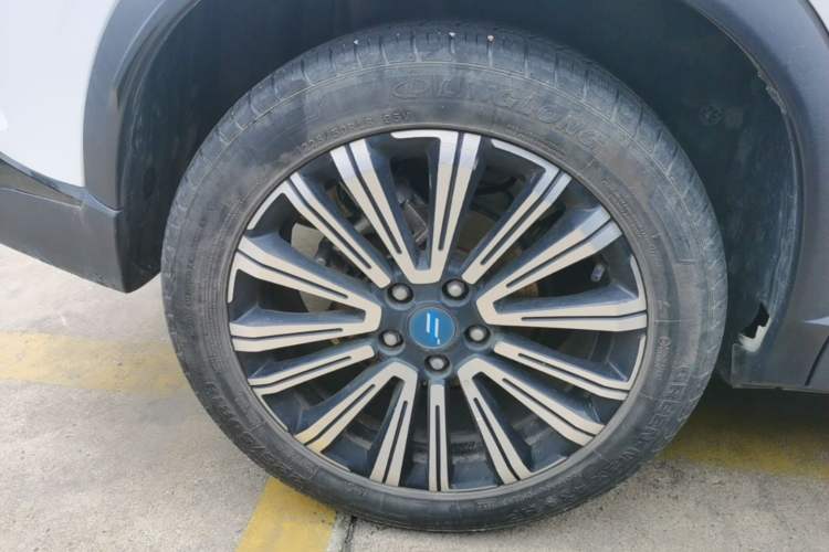 Used CHANGAN OSHAN X5 2023 Enjoy Edition 1.5T DCT Deluxe Model Right Rear Wheel Hub