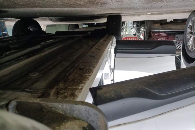 Used CHANGAN OSHAN X5 2023 Enjoy Edition 1.5T DCT Luxury Model Right Side Sill