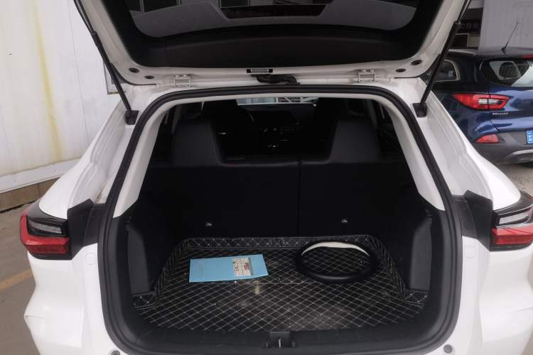 Used CHANGAN OSHAN X5 2023 Enjoy Edition 1.5T DCT Luxury Model Trunk