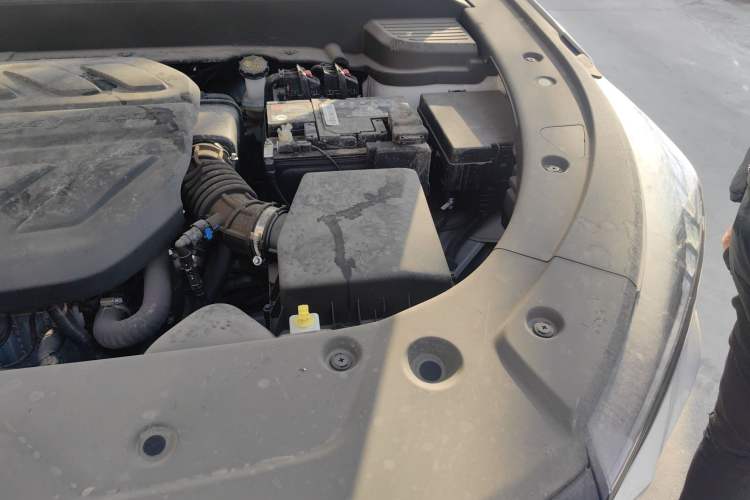Used CHANGAN OSHAN X5 PLUS 2023 1.5T DCT Excellence Edition Engine Bay Left