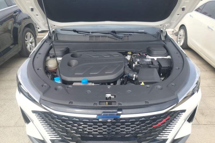 Used CHANGAN OSHAN X5 PLUS 2023 1.5T DCT Navigation Edition Engine Bay
