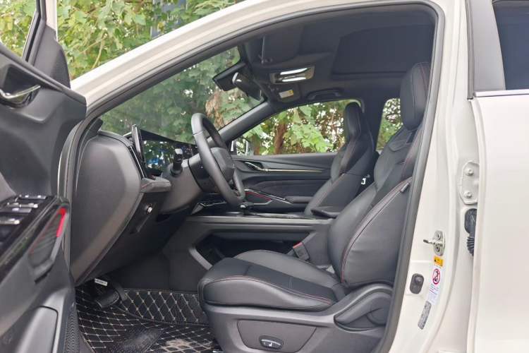 Used CHANGAN OSHAN X5 PLUS 2023 1.5T DCT Navigation Edition Interior 3