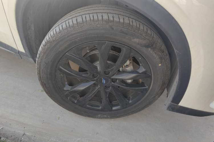 Used CHANGAN OSHAN X5 PLUS 2023 1.5T DCT Excellence Edition Right Front Wheel Hub