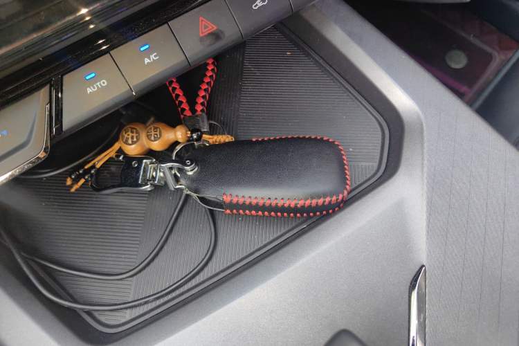 Used CHANGAN OSHAN X5 PLUS 2023 1.5T DCT Excellence Edition Vehicle Key