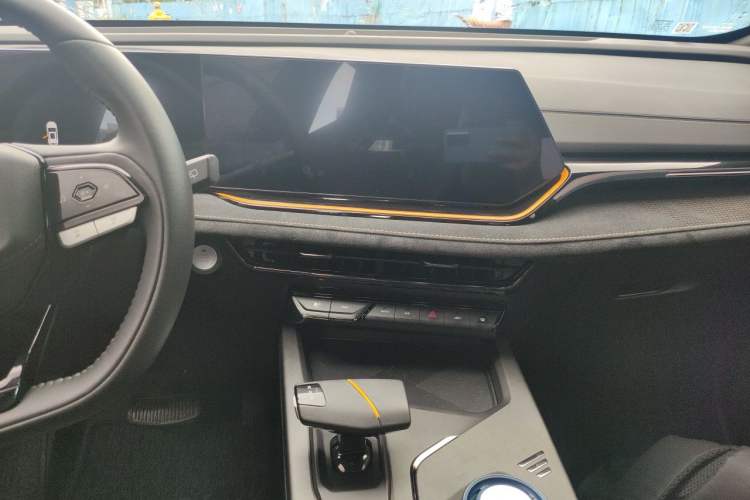Used CHANGAN OSHAN X5 PLUS 2023 1.5T DCT Excellence Edition Audio And AC Panel