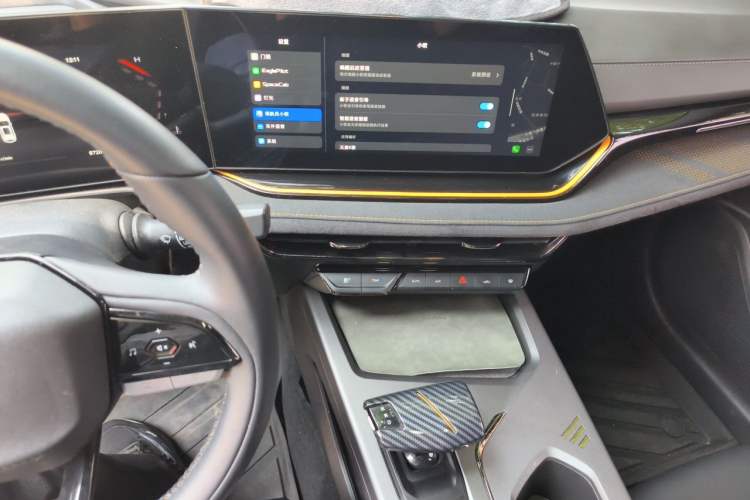 Used CHANGAN OSHAN X5 PLUS 2023 Revised 1.5T DCT Excellence Edition Audio And AC Panel