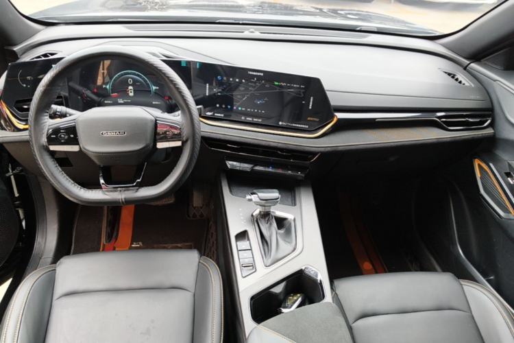 Used CHANGAN OSHAN X5 PLUS 2023 Revised 1.5T DCT Pioneer Edition Center Console