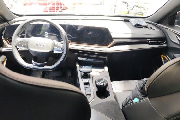 Used CHANGAN OSHAN X5 PLUS 2023 1.5T DCT Smart & Fun AI Edition Center Console