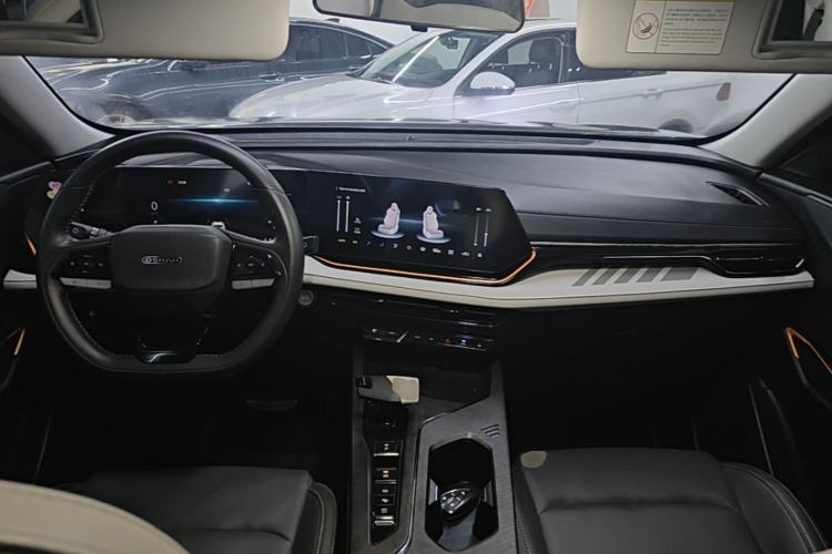 Used CHANGAN OSHAN X5 PLUS 2023 Revised 1.5T DCT Smart & Fun AI Edition Center Console