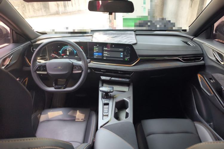 Used CHANGAN OSHAN X5 PLUS 2023 Revised 1.5T DCT Excellence Edition Center Console