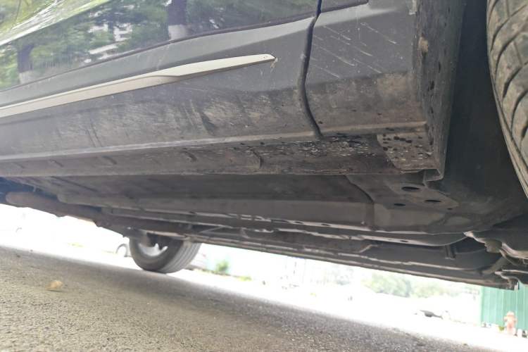 Used CHANGAN OSHAN X5 PLUS 2023 Revised Version 1.5T DCT Navigation Edition Chassis Front Right
