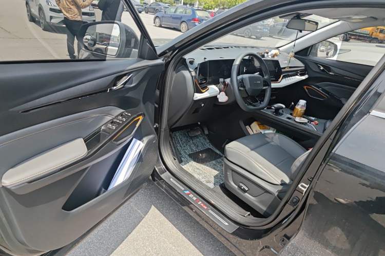 Used CHANGAN OSHAN X5 PLUS 2023 1.5T DCT Excellence Edition Driver Seat