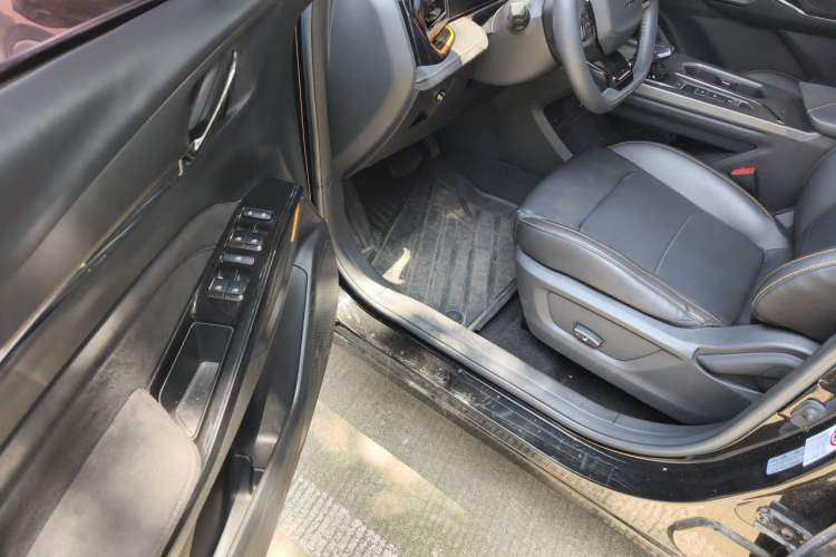 Used CHANGAN OSHAN X5 PLUS 2023 Revised 1.5T DCT Excellence Edition Driver Seat