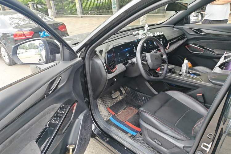 Used CHANGAN OSHAN X5 PLUS 2023 Revised Version 1.5T DCT Navigation Edition Driver Seat