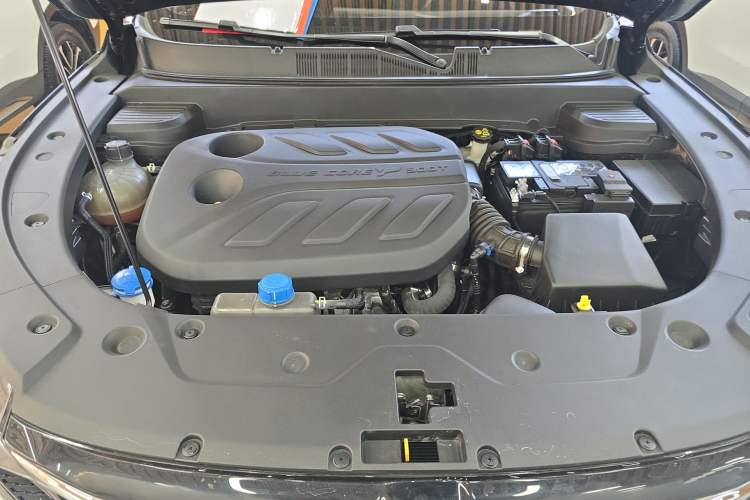Used CHANGAN OSHAN X5 PLUS 2023 1.5T DCT Enjoyment Version Engine Bay