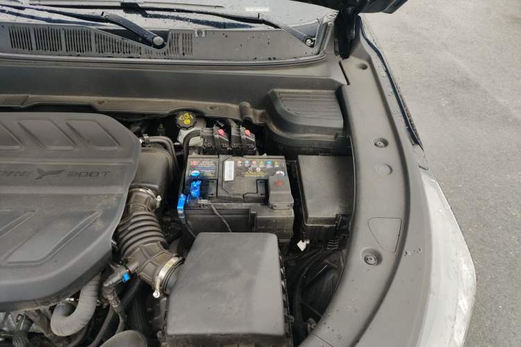 Used CHANGAN OSHAN X5 PLUS 2023 1.5T DCT Excellence Edition Engine Bay Left
