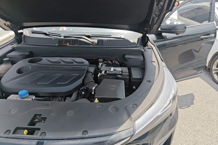 Used CHANGAN OSHAN X5 PLUS 2023 1.5T DCT Excellence Edition Engine Bay Left