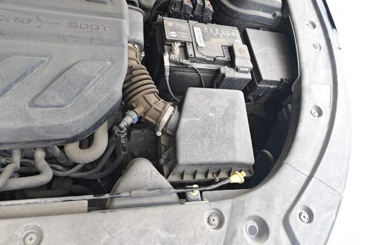 Used CHANGAN OSHAN X5 PLUS 2023 Revised Version 1.5T DCT Navigation Edition Engine Bay Left