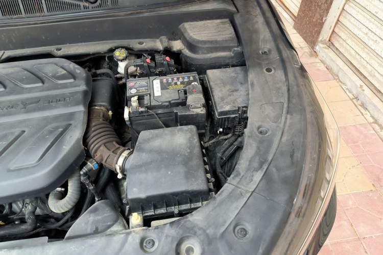 Used CHANGAN OSHAN X5 PLUS 2023 Revised 1.5T DCT Excellence Edition Engine Bay Left