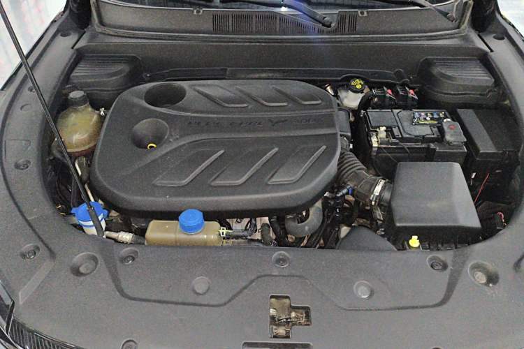 Used CHANGAN OSHAN X5 PLUS 2023 1.5T DCT Excellence Edition Engine Bay