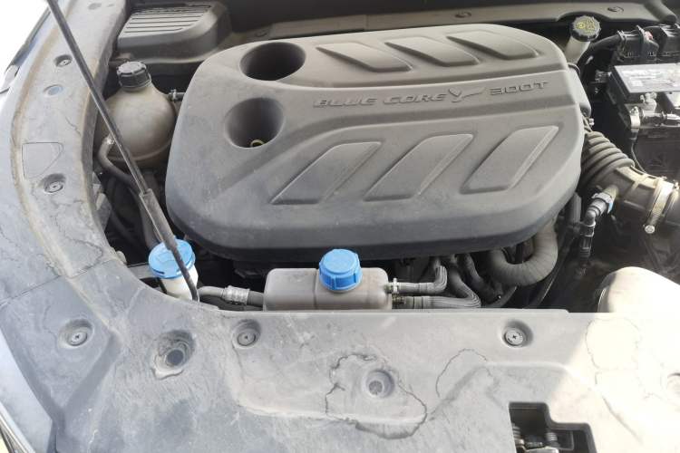 Used CHANGAN OSHAN X5 PLUS 2023 1.5T DCT Navigation Edition Engine Bay Right