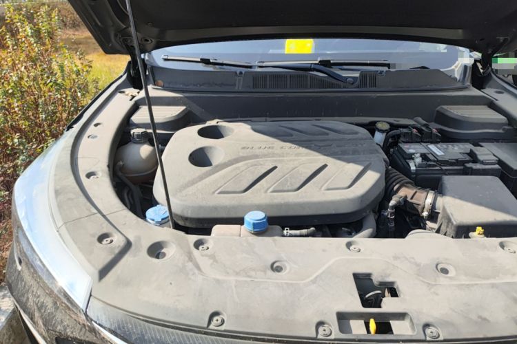 Used CHANGAN OSHAN X5 PLUS 2023 Revised Version 1.5T DCT Navigation Edition Engine Bay Right
