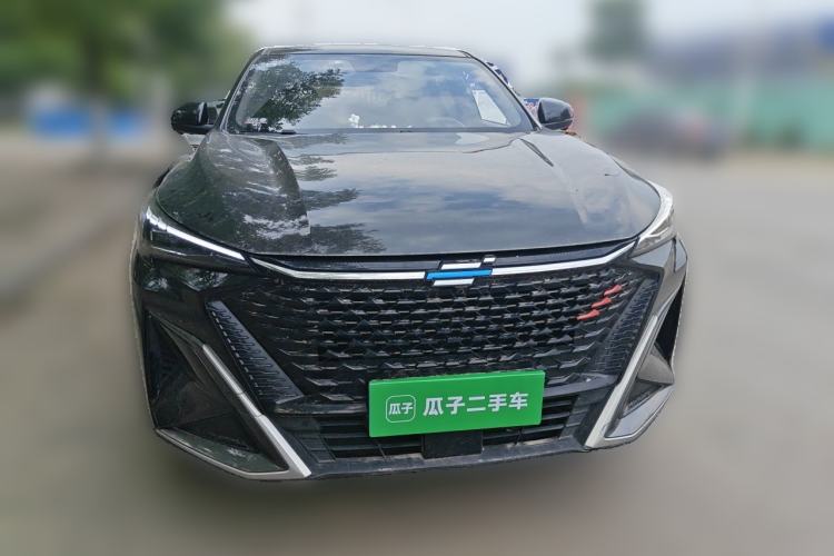 Used CHANGAN OSHAN X5 PLUS 2023 Revised Version 1.5T DCT Navigation Edition Front