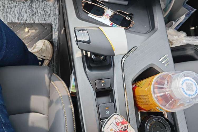 Used CHANGAN OSHAN X5 PLUS 2023 1.5T DCT Excellence Edition Gear Lever