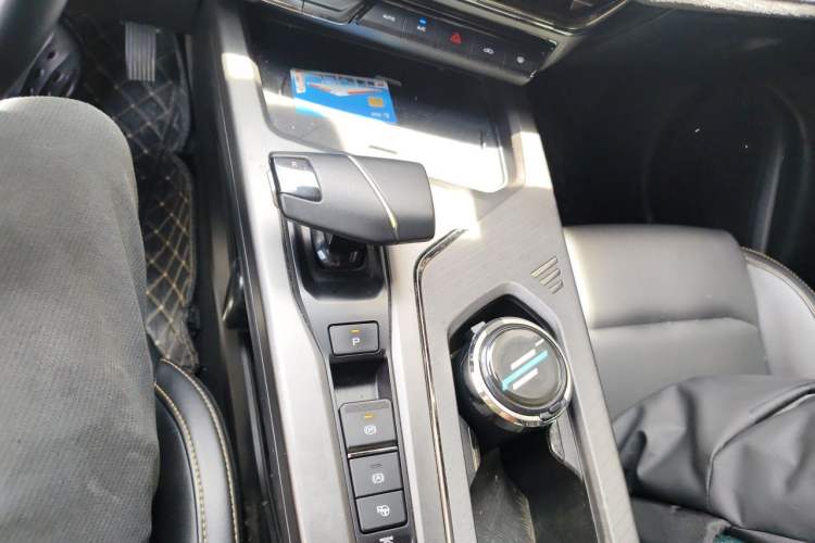 Used CHANGAN OSHAN X5 PLUS 2023 1.5T DCT Smart & Fun AI Edition Gear Lever