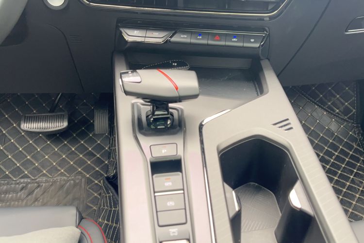 Used CHANGAN OSHAN X5 PLUS 2023 1.5T DCT Navigation Edition Gear Lever