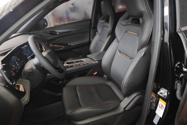 Used CHANGAN OSHAN X5 PLUS 2023 Revised 1.5T DCT Excellence Edition Left Front Seat