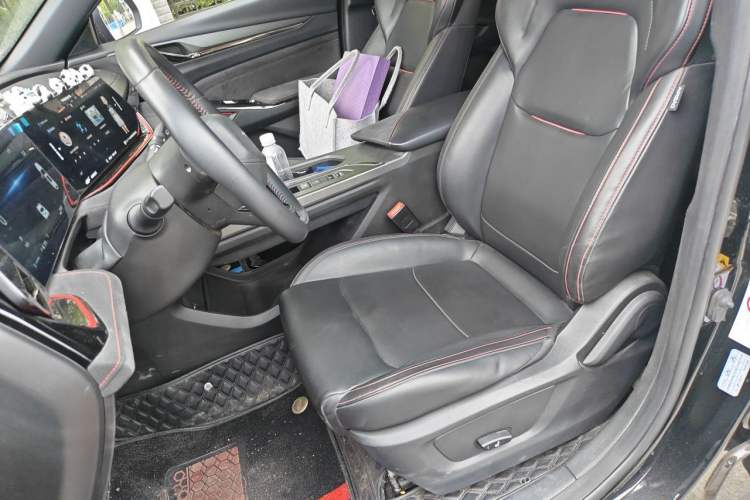 Used CHANGAN OSHAN X5 PLUS 2023 Revised Version 1.5T DCT Navigation Edition Left Front Seat