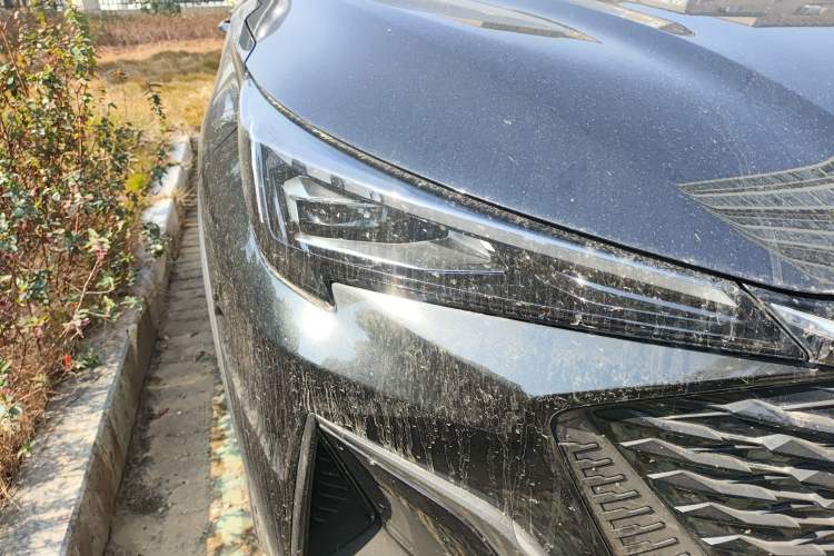 Used CHANGAN OSHAN X5 PLUS 2023 Revised Version 1.5T DCT Navigation Edition Right Front Headlight