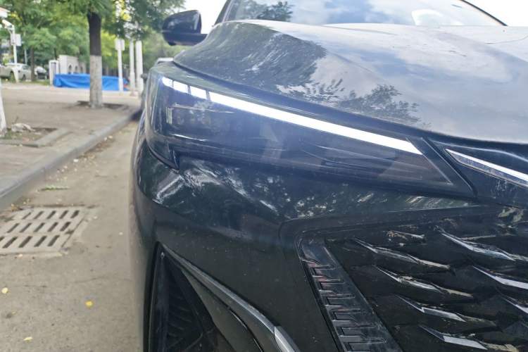 Used CHANGAN OSHAN X5 PLUS 2023 Revised Version 1.5T DCT Navigation Edition Right Front Headlight