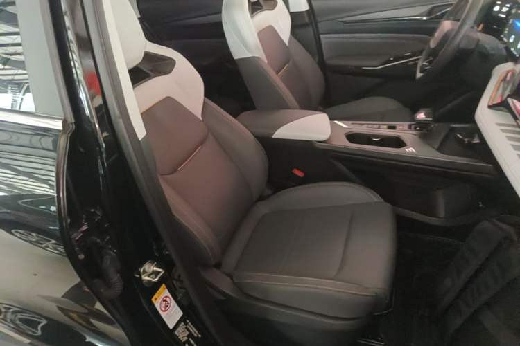 Used CHANGAN OSHAN X5 PLUS 2023 1.5T DCT Smart & Fun AI Edition Right Front Seat