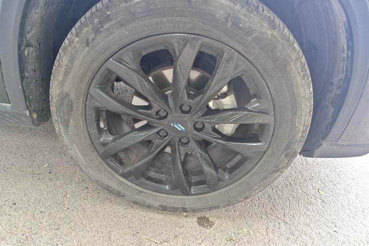 Used CHANGAN OSHAN X5 PLUS 2023 Revised Version 1.5T DCT Navigation Edition Right Front Wheel Hub