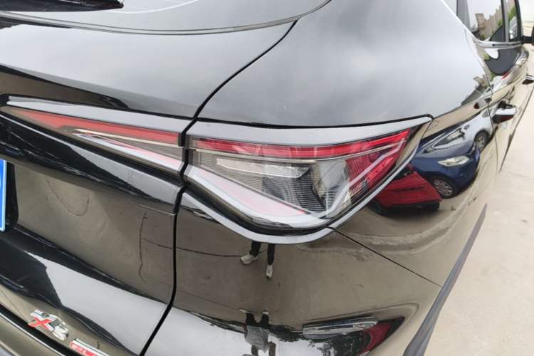 Used CHANGAN OSHAN X5 PLUS 2023 Revised 1.5T DCT Pioneer Edition Right Rear Taillight