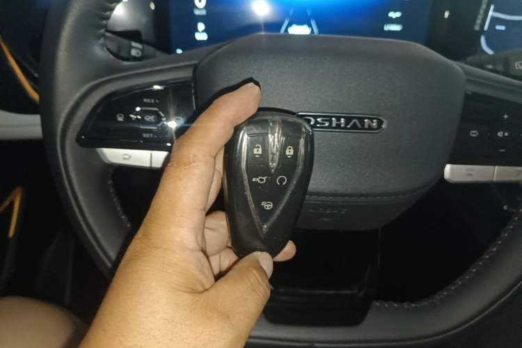 Used CHANGAN OSHAN X5 PLUS 2023 1.5T DCT Smart & Fun AI Edition Vehicle Key