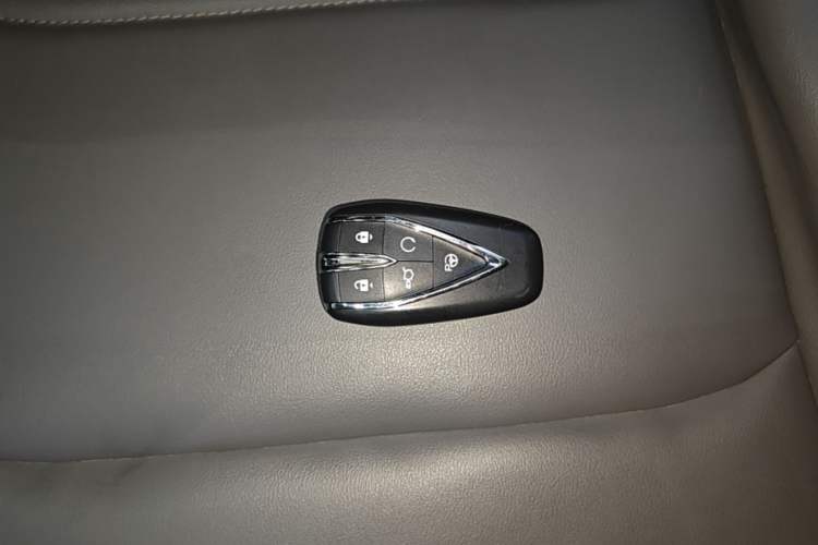 Used CHANGAN OSHAN X5 PLUS 2023 Revised 1.5T DCT Smart & Fun AI Edition Vehicle Key