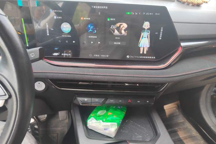 Used CHANGAN OSHAN X5 PLUS 2023 Revised Version 1.5T DCT Navigation Edition Audio And AC Panel