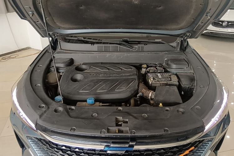 Used CHANGAN OSHAN X5 PLUS 2023 1.5T DCT Excellence Edition Engine Bay